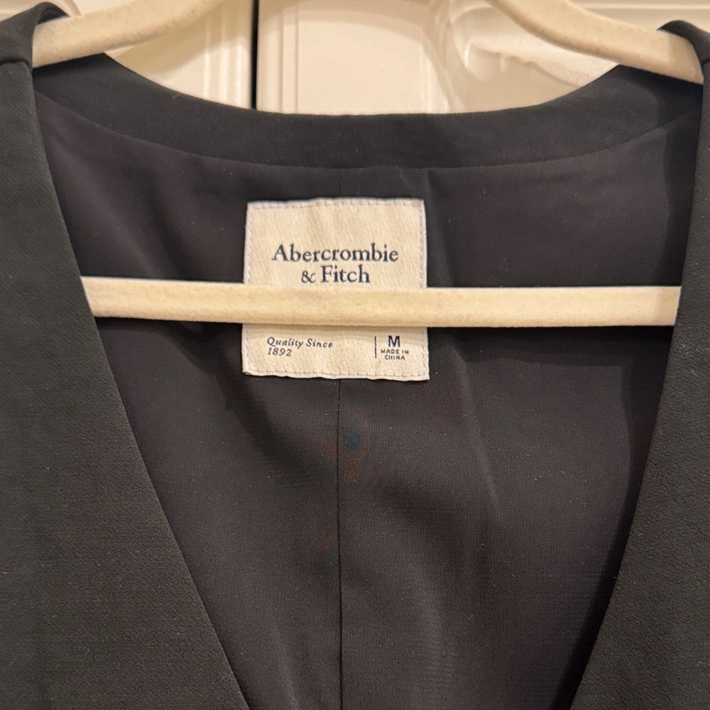 🖤 Abercrombie Black V-Neck Vest Mini Dress | Size Medium 🖤 - Picture 3 of 5